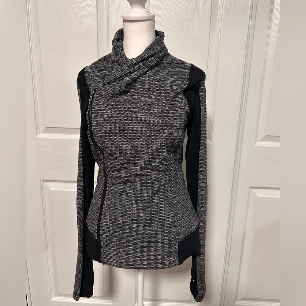 Lululemon Bhakti Yoga Jacket in Coco Pique Black / Black, size 6 - Picture 7 of 13